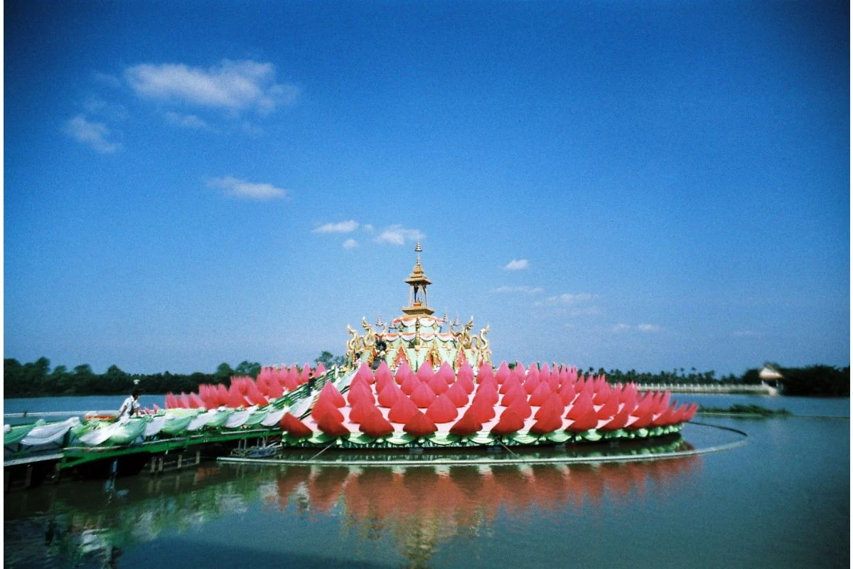 LomoChrome Color ’92 35 mm ISO 400 - Image 2