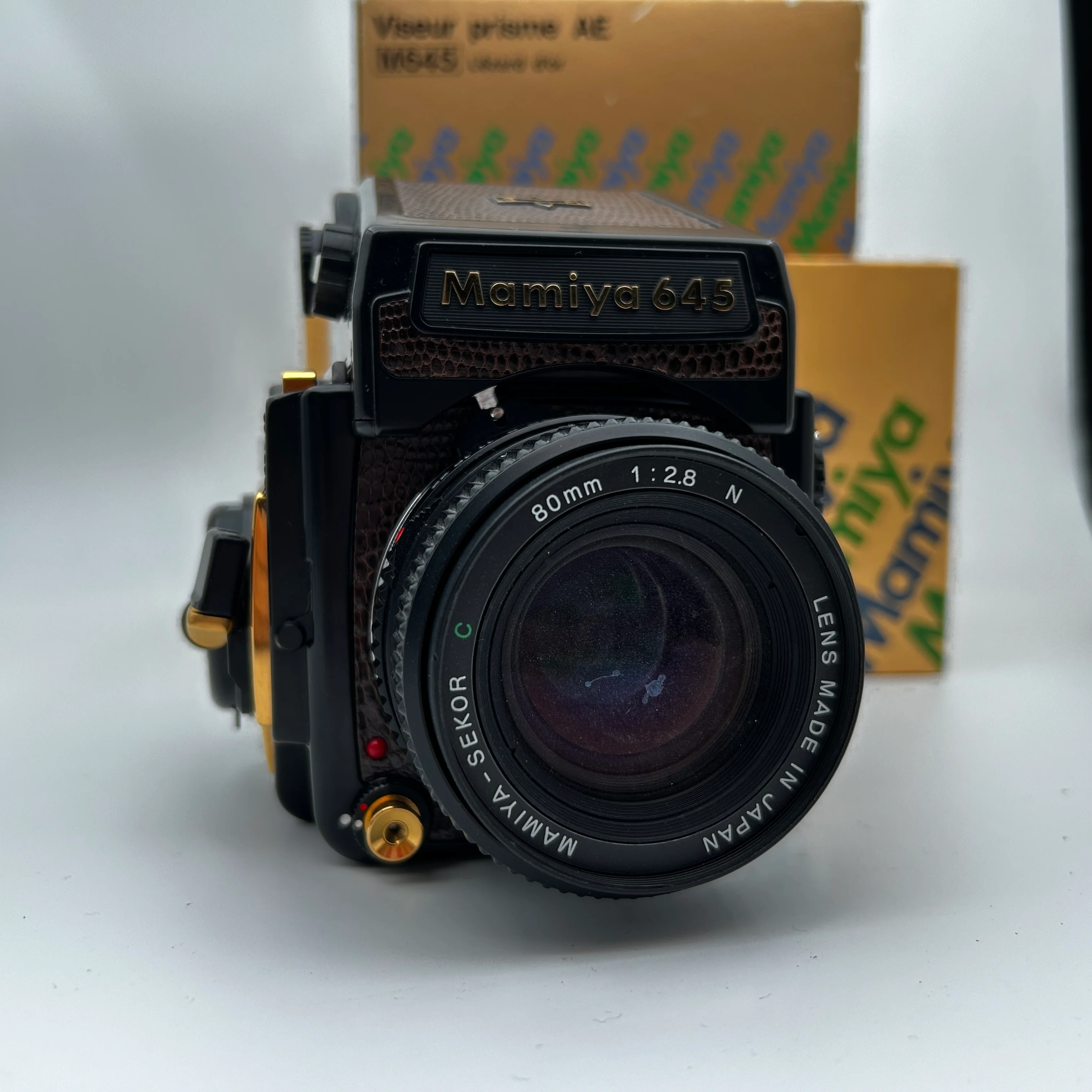 Mamiya M645 1000S Golden Lizard Limited with 80mm F2.8 - Image 2