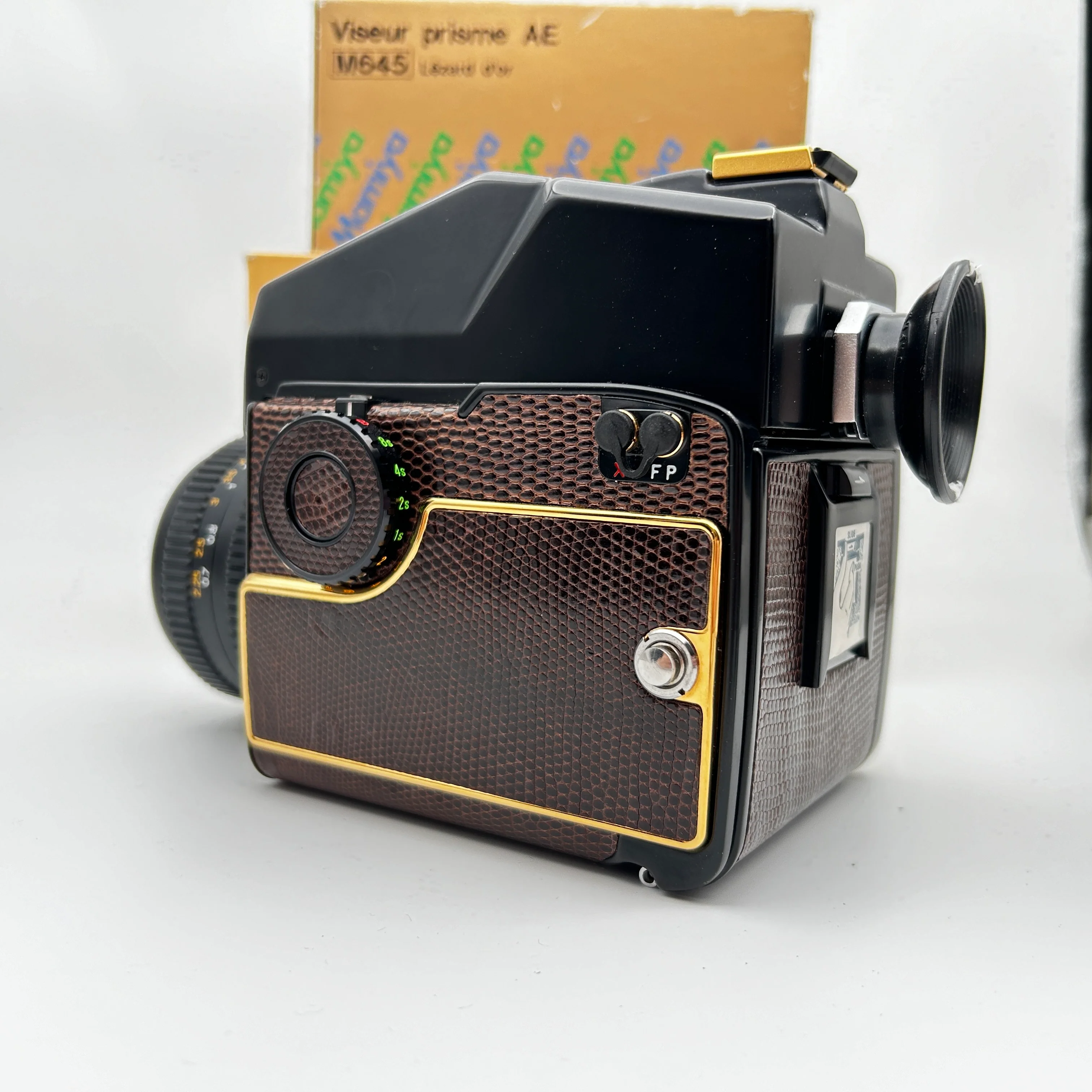 Mamiya M645 1000S Golden Lizard Limited with 80mm F2.8 - Image 4
